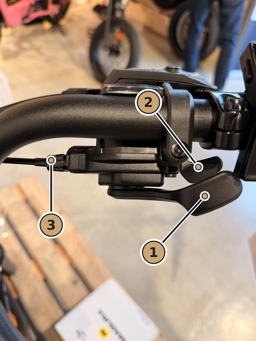 Commandes de dérailleur et vis de tension